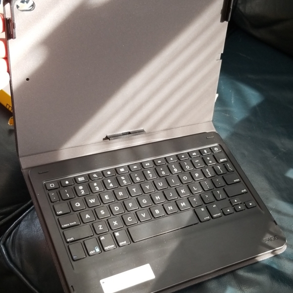 Tablet Keyboard and Case - Picture 5 of 5